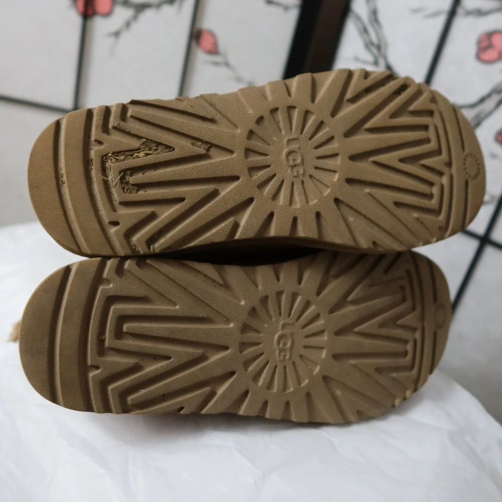 UGG Men's Chestnut Suede Slip-On Boots Size 8